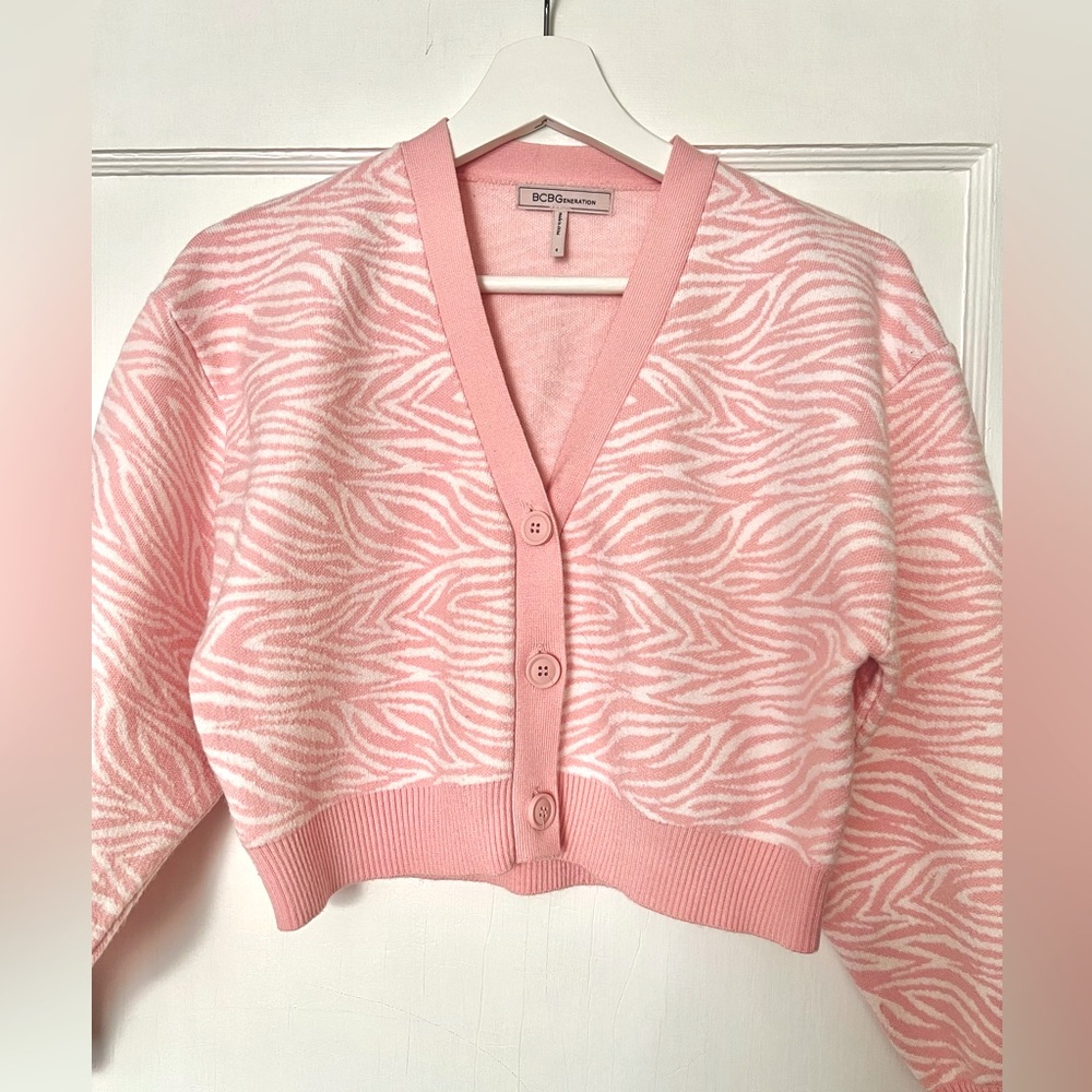 BCBG Generation Women's Pink Zebra Printed Cropped Button Front Cardigan. Size S